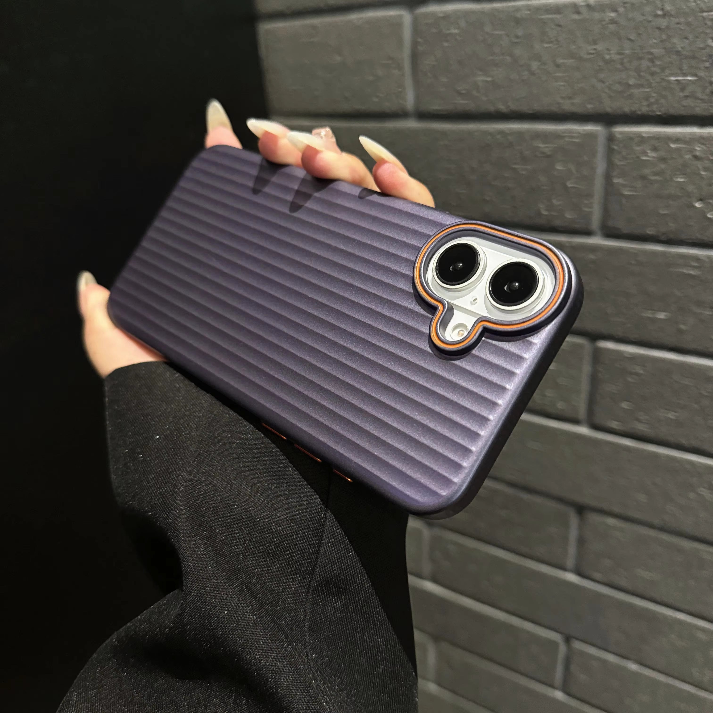 iPhone 16 Series : Corrugated Pattern Stripes Hard Case