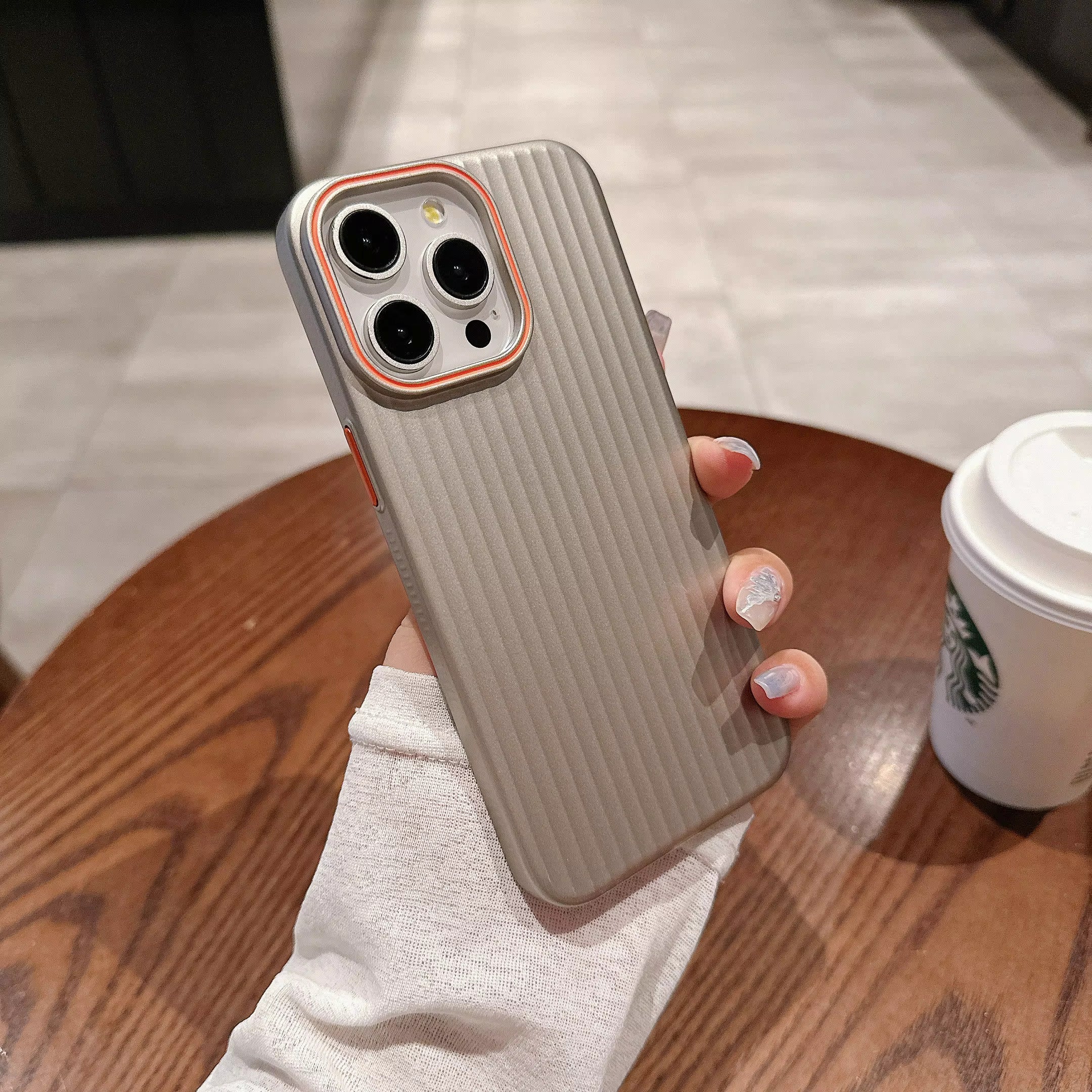 iPhone 16 Series : Corrugated Pattern Stripes Hard Case